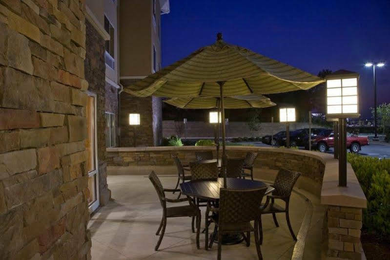 Fairfield Inn And Suites By Marriott Montgomery Eastchase Bagian luar foto